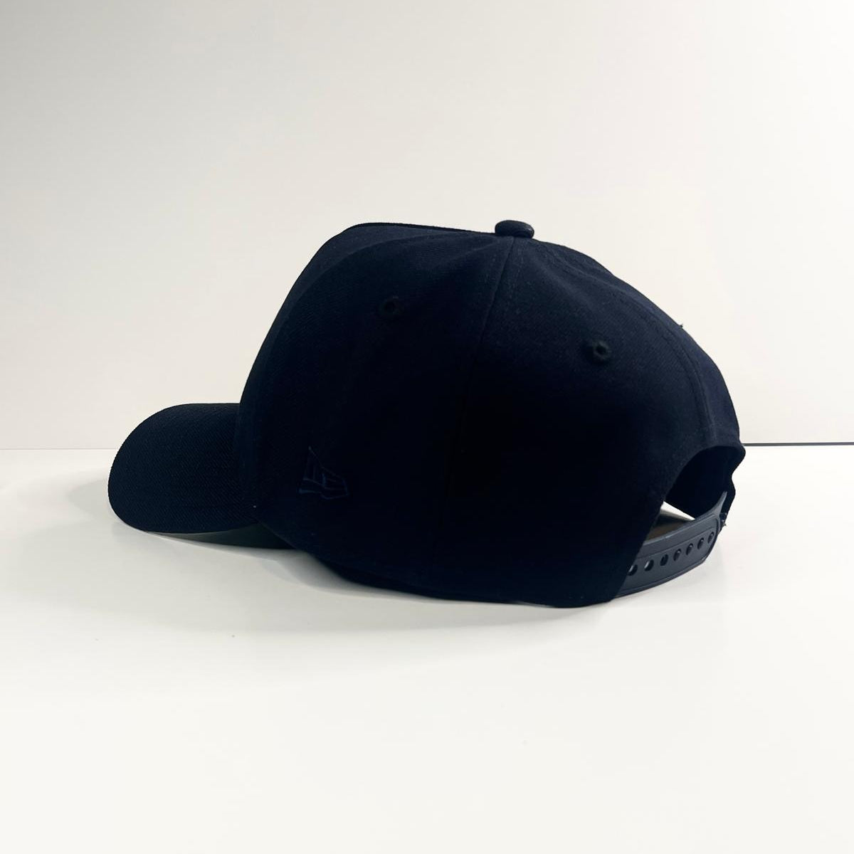 9FORTY A-Frame New York Yankees "The Seinfeld Show" Logo Patch Snapback