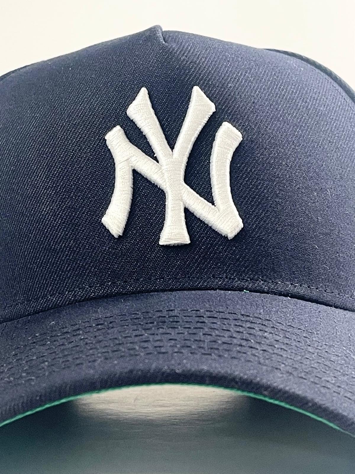 9FORTY A-Frame New York Yankees "The Seinfeld Show" Logo Patch Snapback