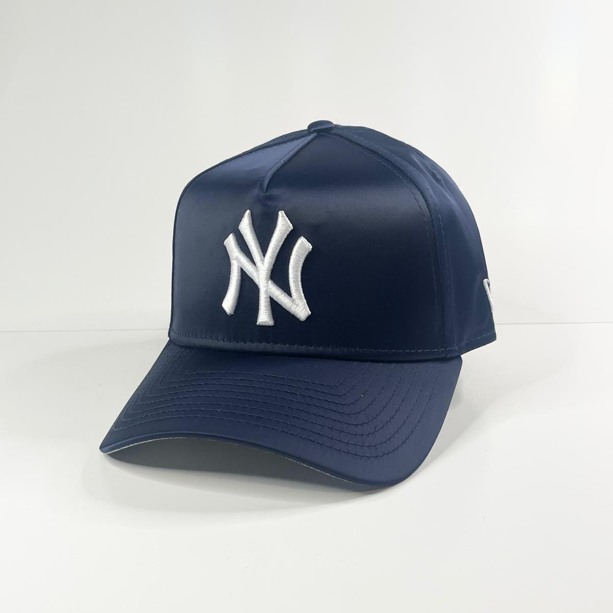 9FORTY A-Frame New York Yankees "Team Color Satin" Snapback