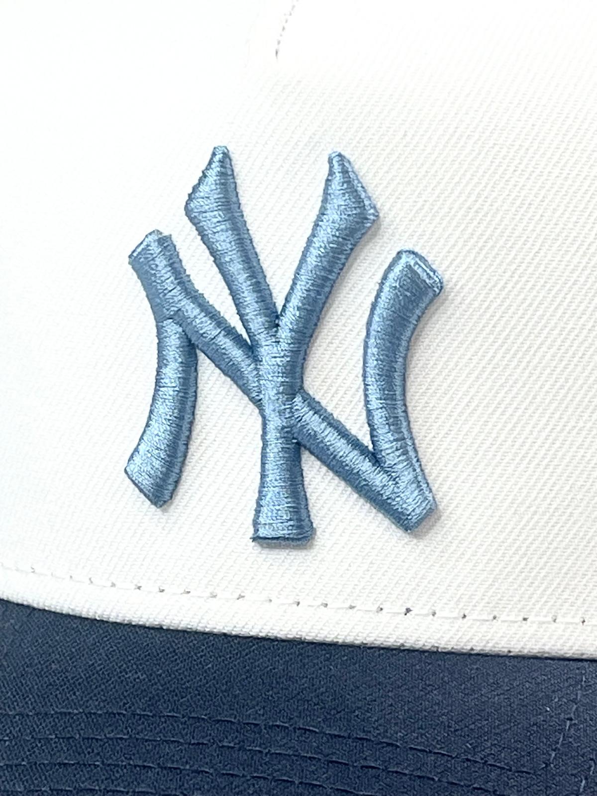 9FORTY A-Frame New York Yankees "2000 World Series" Patch Snapback